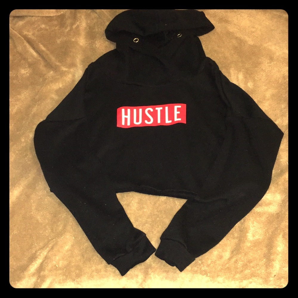 Black ‘Hustle’ crop top